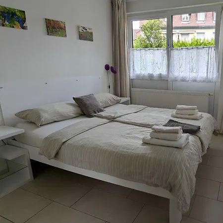 Apland Apartment *
